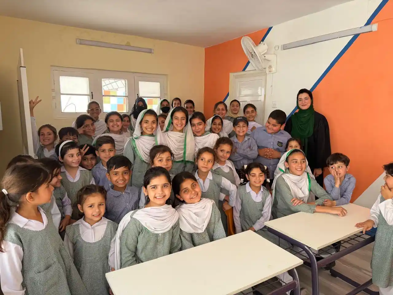 APS students visiting the newly opened APS Premier campus